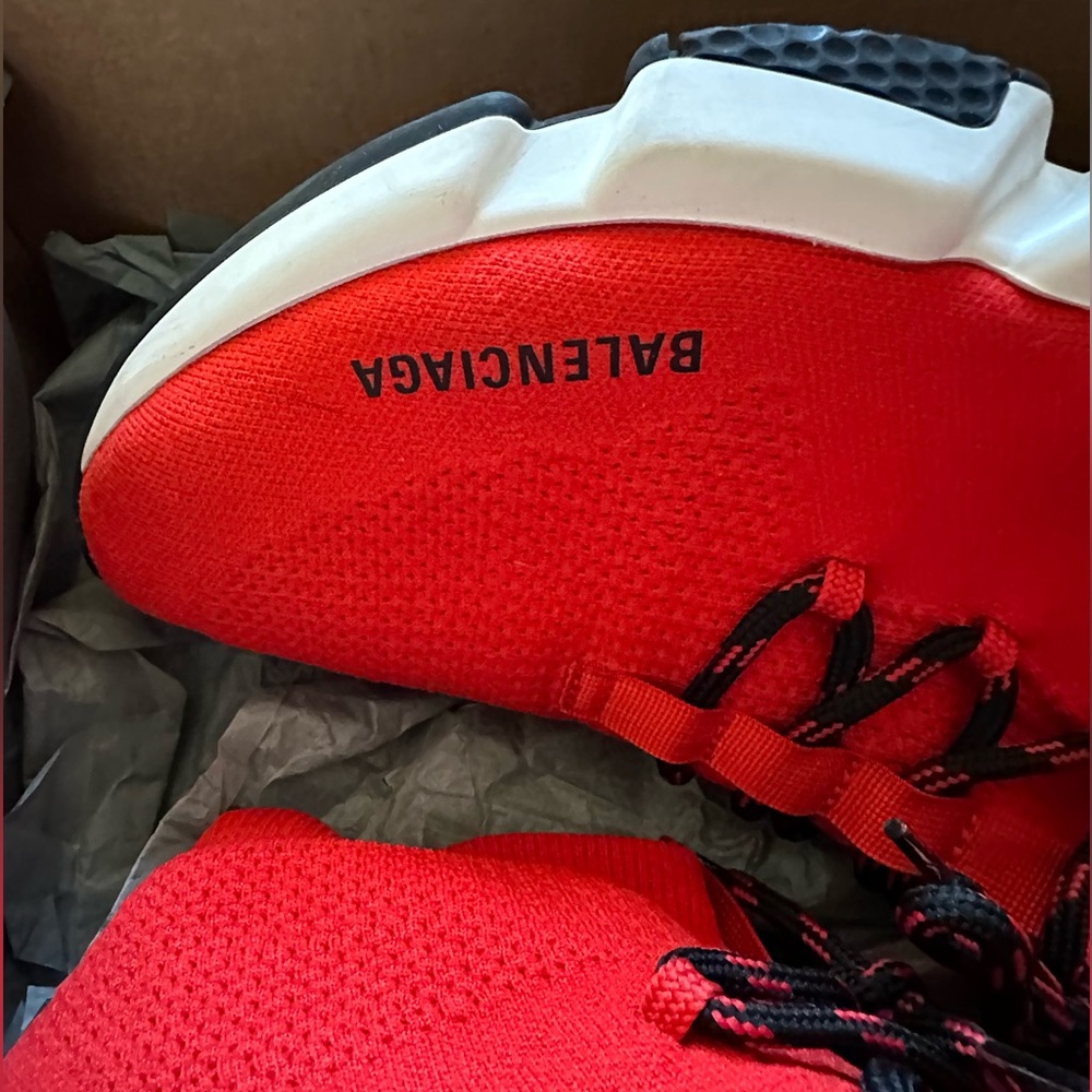 White/Red Balenciaga speed knit trainers w/ laces. Size 44 (Men’s size 11) - Picture 2 of 4
